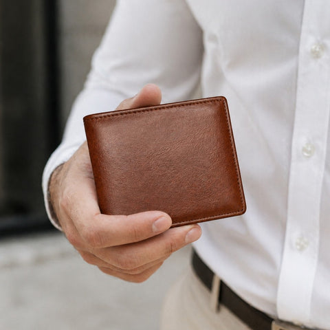Crabby Hunt Brown Leather Wallet – Classic Bifold with Zip Pocket