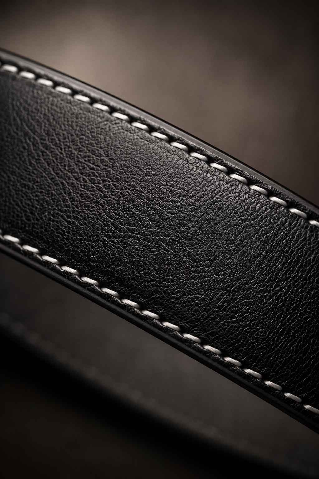 Signature Contrast Stitching 