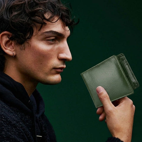 Crabby Hunt Green Leather Wallet – Bifold with Secure Zip Pocket